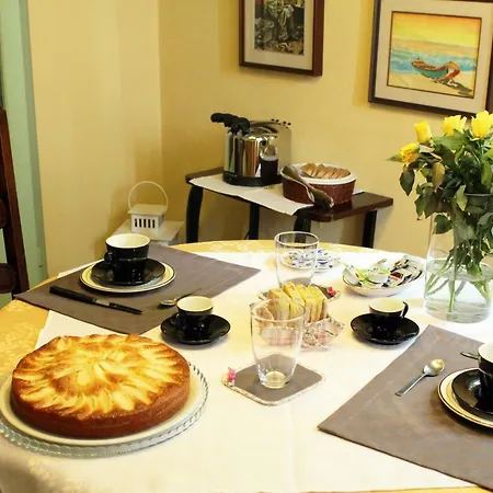 La Sosta Fuori Stazione Брешелло